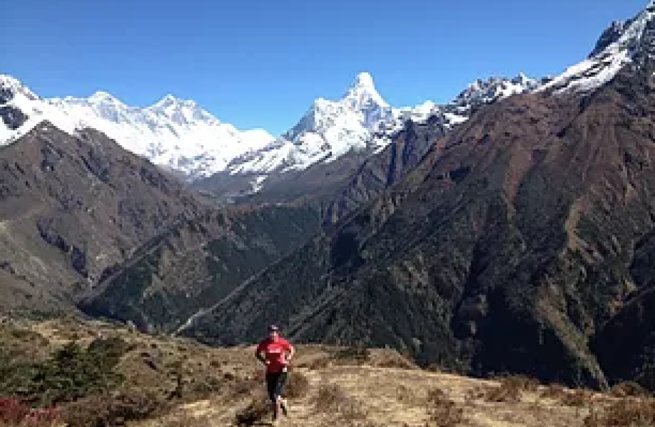 Everest Marathon: Drik, pis og afklimatiser!